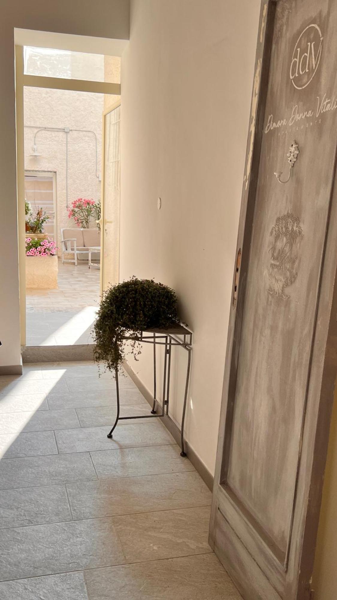 Dimora Donna Vitalia Apartments Trapani Exteriör bild