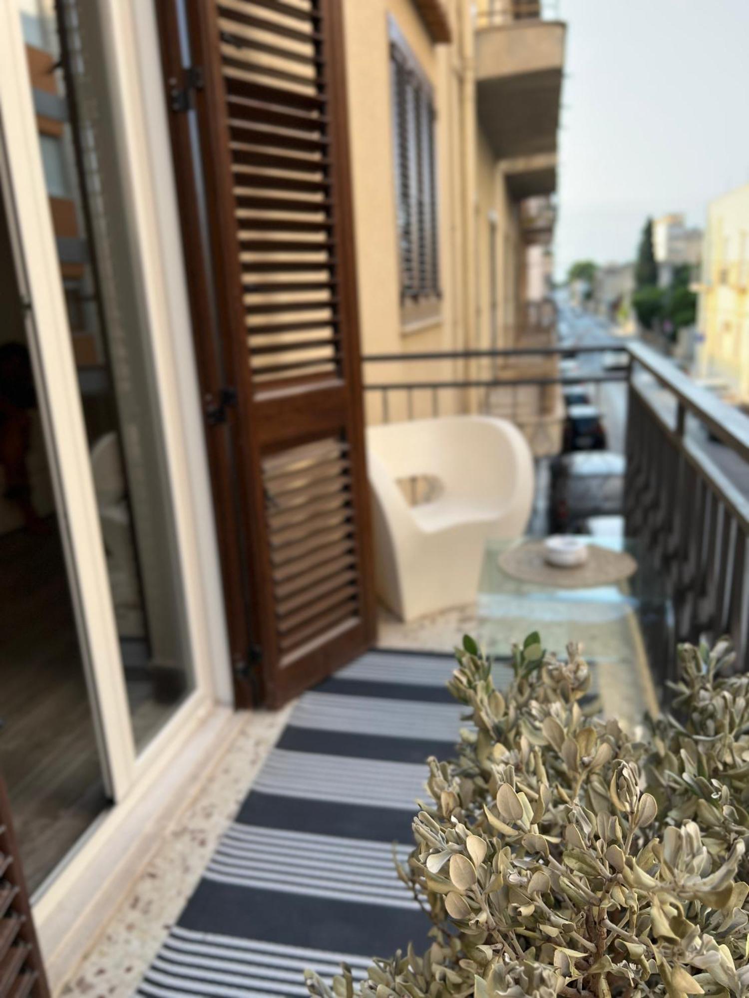 Dimora Donna Vitalia Apartments Trapani Exteriör bild